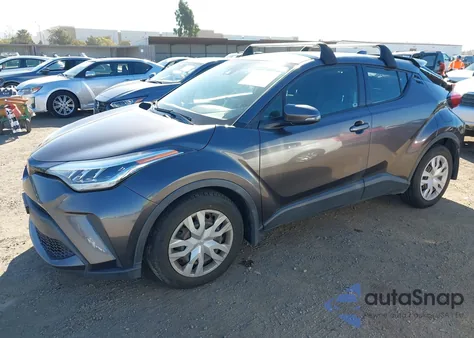 2021 Toyota C-Hr Le z USA, uszkodzony, nr VIN JTNKHMBX0M1096646